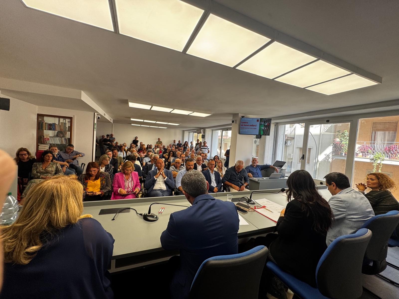 Caro carburante, dalla CGIL la proposta: un fondo regionale per i lavoratori pendolari